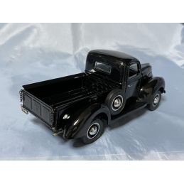 Franklin Mint Ford Pick-Up Truck 1940 1:24 fekete | Rusty-Shop